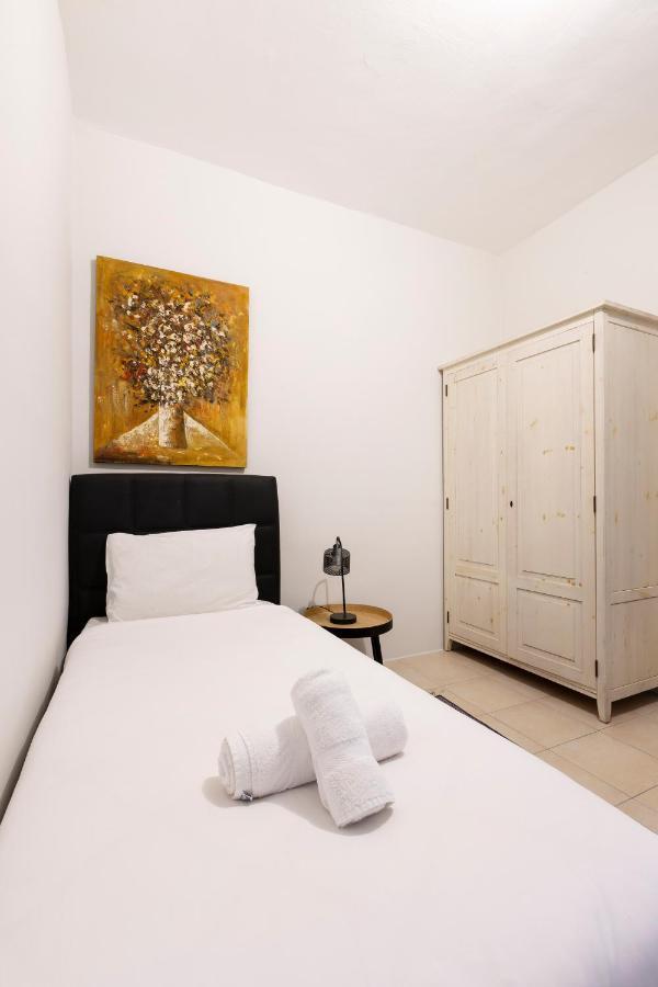 Sliema Central Apartment Just Minutes From The Beach By Jl Extérieur photo