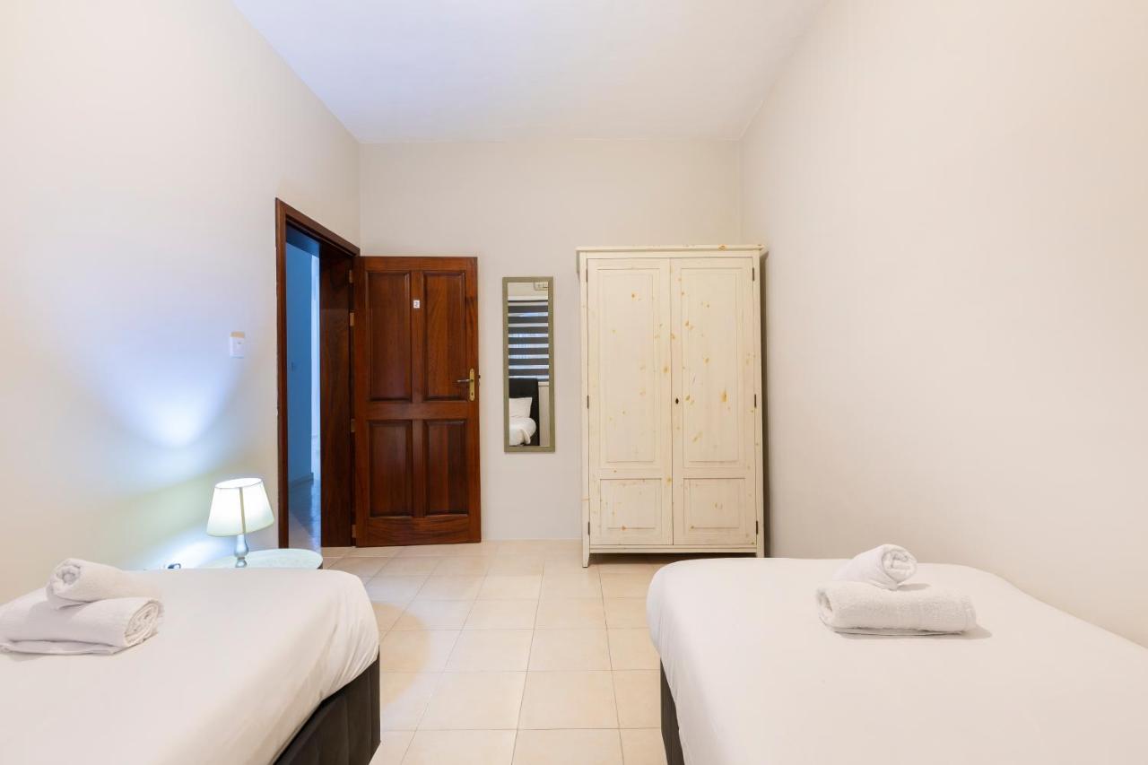 Sliema Central Apartment Just Minutes From The Beach By Jl Extérieur photo